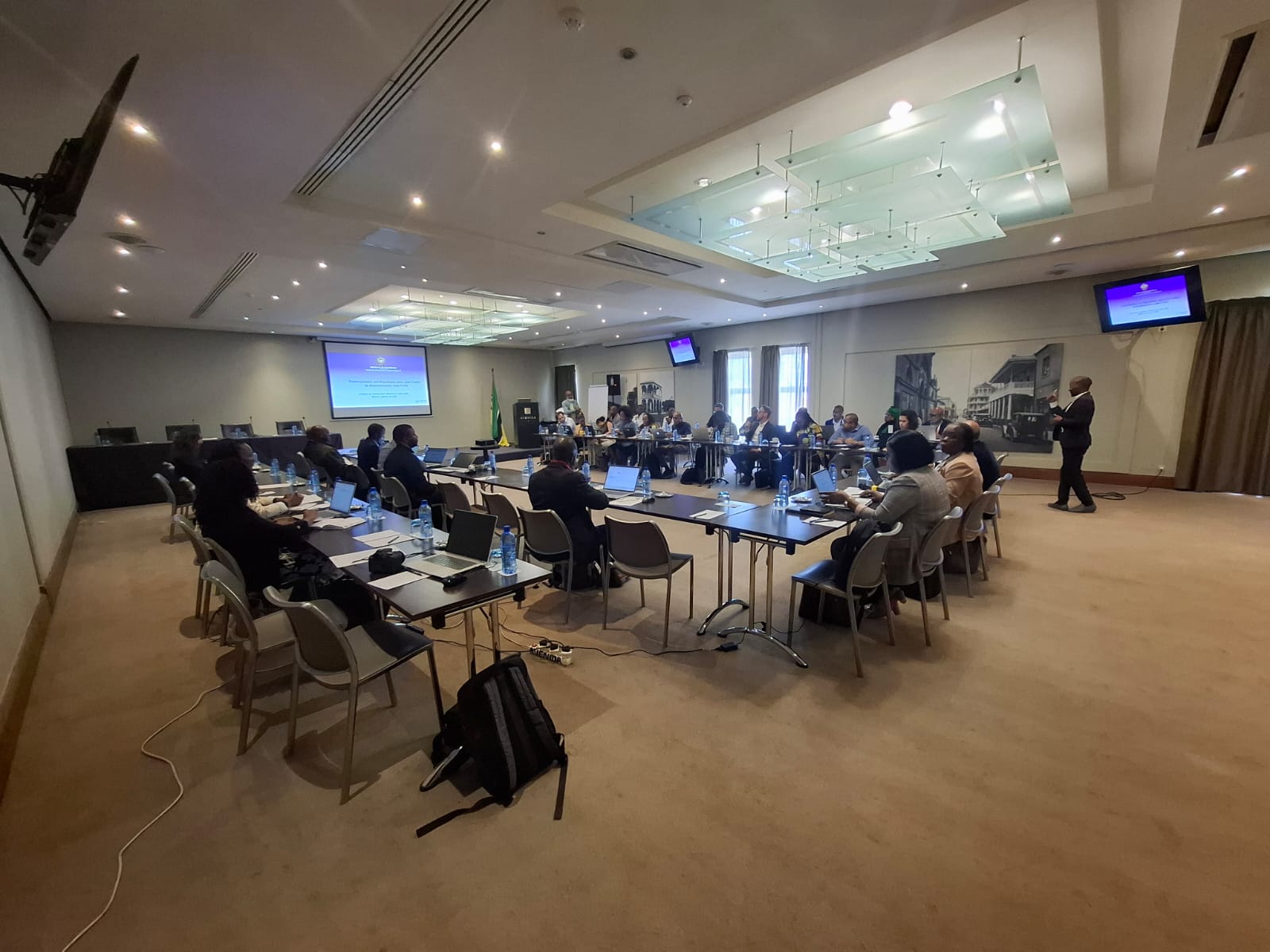 II SESSÃO DO GRUPO TEMÁTICO DA CADEIA DE ABASTECIMENTO E LOGÍSTICA II SESSÃO DO GRUPO TEMÁTICO DA CADEIA DE ABASTECIMENTO E LOGÍSTICA